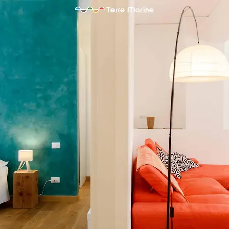 Al Kennedy, Terre Marine Apartamento *
